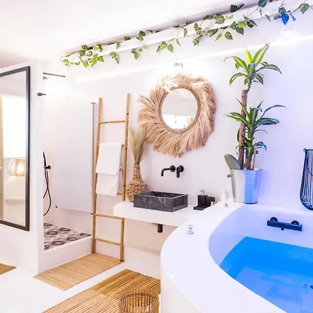 Citycenter-apt-private Hot-tub Apartment Thessaloniki